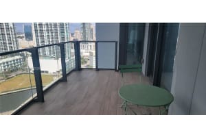 68 Se 6th St 2110, Miami