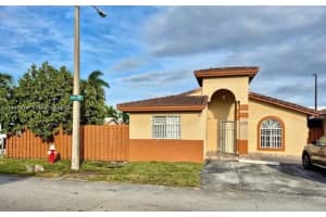 7001 W 35th Ave 220, Hialeah