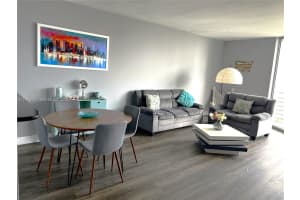 325 Biscayne Blvd , Miami, FL 33131 - MLS#A11948010