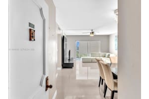 4400 Hillcrest 617b Hollywood, FL 33021 - MLS#A11948034