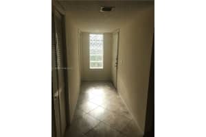 379 Lakeview Dr 205 Weston, FL 33326 - MLS#A11948098