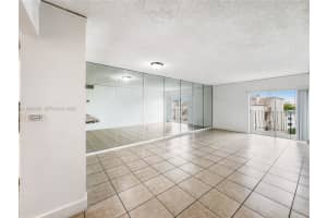 1950 W 54th St 412 Hialeah, FL 33012 - MLS#A11948193