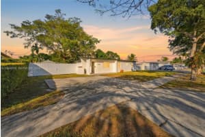 11065 Sw 52nd Dr, Miami