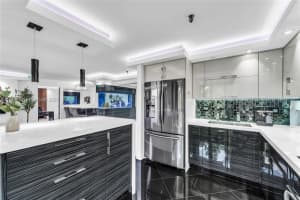 665 Ne 195th St 326, Miami