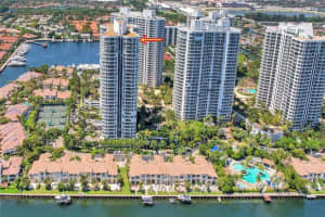 21050 Point Pl 3104, Aventura