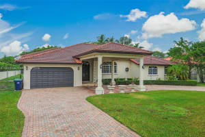 10261 Sw 58th St Miami, FL 33173 - MLS#A11948266
