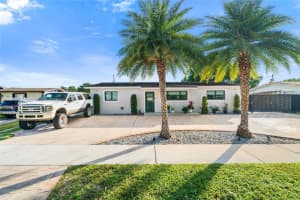 7874 Nw 175th St, Hialeah