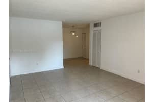10740 N Kendall Dr APT L19, Miami, FL 33176, - MLS#A11948309