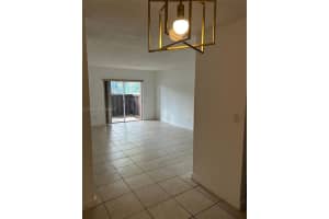 10740 N Kendall Dr APT L19, Miami, FL 33176, - MLS#A11948309