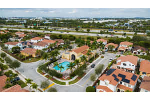 9866 Nw 10th St, Miami