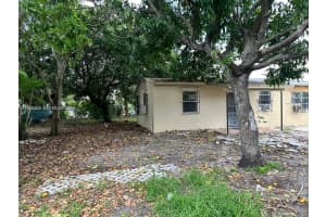 18020 Nw 2nd Pl Miami Gardens, FL 33169 - MLS#A11948323