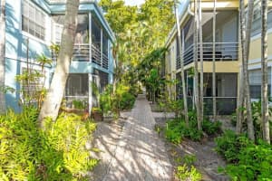 320 Se 10th Ave D Pompano Beach, FL 33060 - MLS#A11948331