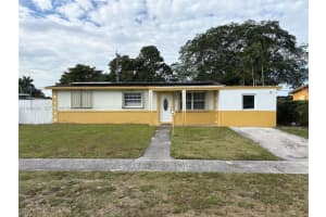 330 N 69th Way, Hollywood