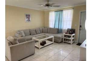 330 N 69th Way Hollywood, FL 33024 - MLS#A11948390