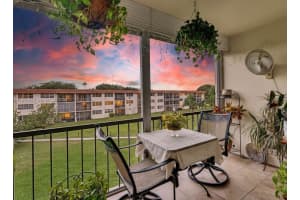 9420 S Hollybrook Lake Dr 302, Pembroke Pines