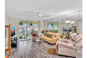 9420 S Hollybrook Lake Dr 302 Pembroke Pines, FL 33025 - MLS#A11948433