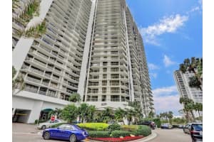 20281 E Country Club Dr 405 Aventura, FL 33180 - MLS#A11948452