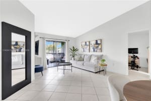 20761 Ne 4th Pl 205, Miami