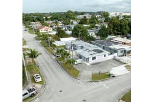 201 E 44th St Hialeah, FL 33013 - MLS#A11948484