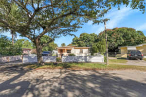 545 Nw 142nd St, North Miami