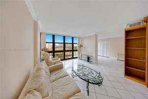 2017 S Ocean Dr 706 Hallandale Beach, FL 33009 - MLS#A11948526