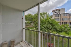 1700 NE 191st St APT 202, Miami, FL 33179, - MLS#A11948568