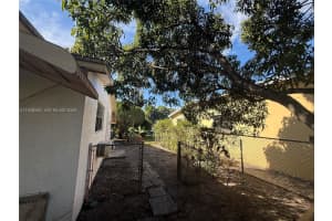 18425 Nw 23rd Ave Miami Gardens, FL 33056 - MLS#A11948585