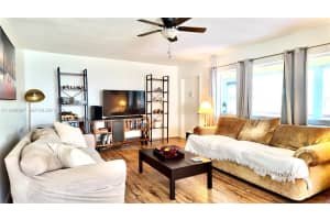 412 S Luna Ct 11 Hollywood, FL 33021 - MLS#A11948587