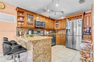 9085 Grand Canal Dr Miami, FL 33174 - MLS#A11948715