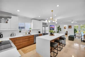 8515 Nw 168th Ter Miami Lakes, FL 33016 - MLS#A11948716