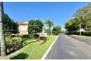 11216 Sw 12th St 104, Pembroke Pines