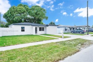 2310 Nw 155th St Miami Gardens, FL 33054 - MLS#A11948844