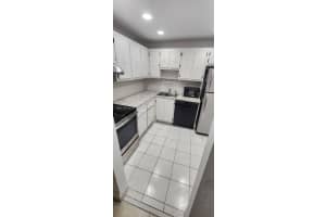20379 W Country Club Dr 135, Aventura