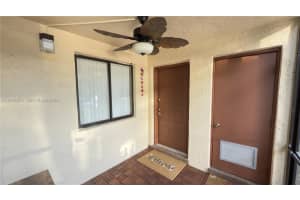 410 Lakeview Dr 103 Weston, FL 33326 - MLS#A11948974