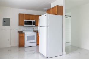 979 SW 10th St APT 4, Miami, FL 33130, - MLS#A11948999