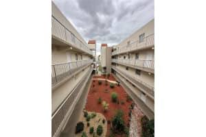 6045 Nw 186th St 320 Hialeah, FL 33015 - MLS#A11949056