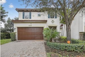 5208 Falcon Trl, Davie