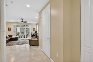 5208 Falcon Trl Davie, FL 33314 - MLS#A11949078