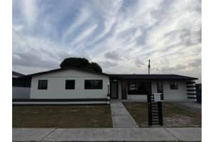 4872 Nw 171st Ter, Miami Gardens