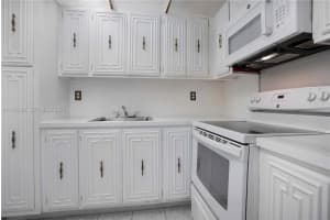 7925 Carlyle Ave 202 Miami Beach, FL 33141 - MLS#A11949287