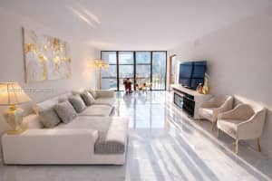 800 Parkview Dr 928, Hallandale Beach