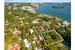 5810 N Bayshore Dr Miami, FL 33137 - MLS#A11949384