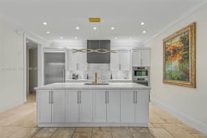 10530 Sw 77th Ave 1 Pinecrest, FL 33156 - MLS#A11949391