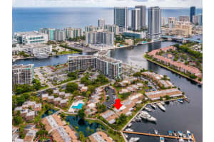 429 Leslie Dr 429 Hallandale Beach, FL 33009 - MLS#A11949395