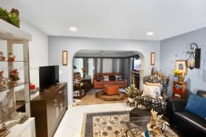 2214 Seagrape Cir Coconut Creek, FL 33066 - MLS#A11949426