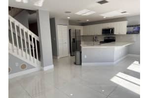 11612 Nw 51st Ter 11612 Doral, FL 33178 - MLS#A11949428