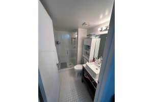 5880 Collins Ave 705 Miami Beach, FL 33140 - MLS#A11949433