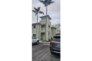 2711 Ne 4th St 204 Homestead, FL 33033 - MLS#A11949436