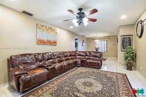 2210 Nw 91st Ter Pembroke Pines, FL 33024 - MLS#A11949470