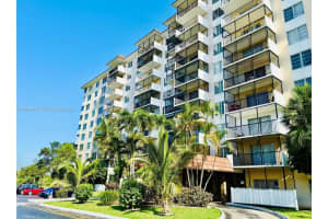 4164 Inverrary Dr 913, Lauderhill